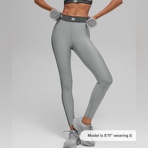 ALO airlift high waist 7/8 line up legging in lunar grey